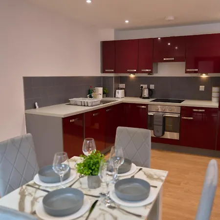 Stylish 2bed 2bath Apt, Leeds, Sleeps 4 Apartment