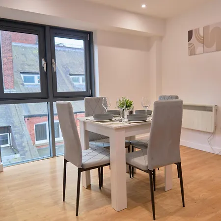 Stylish 2bed 2bath Apt, Leeds, Sleeps 4 Leeds (West Yorkshire)