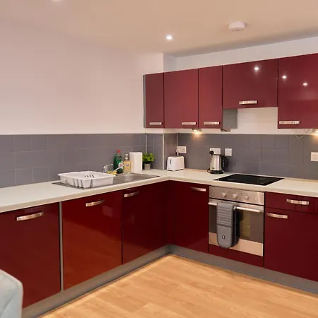 Apartment Stylish 2bed 2bath Apt, Leeds, Sleeps 4